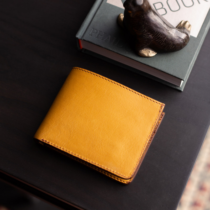 Bifold Wallet in smooth tumbled leather